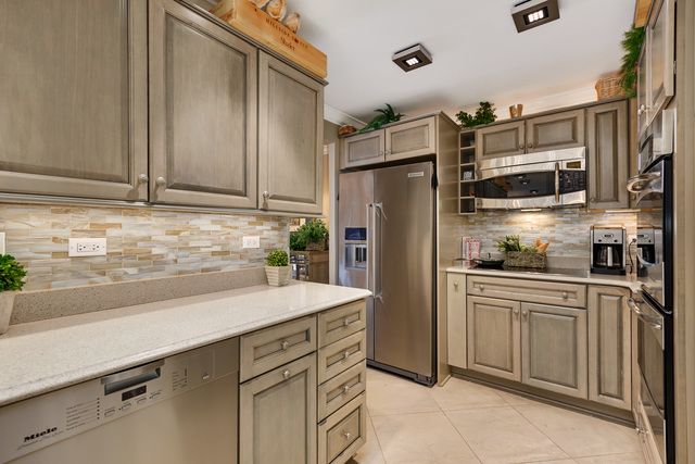200 E Delaware Place #16F Chicago, Illinois 60611 - Image 8