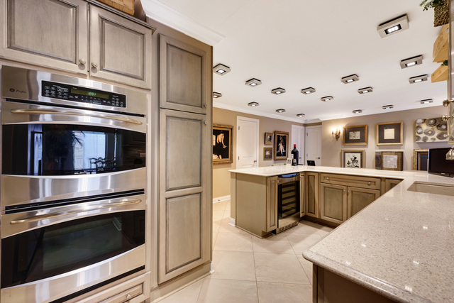 200 E Delaware Place #16F Chicago, Illinois 60611 - Image 9