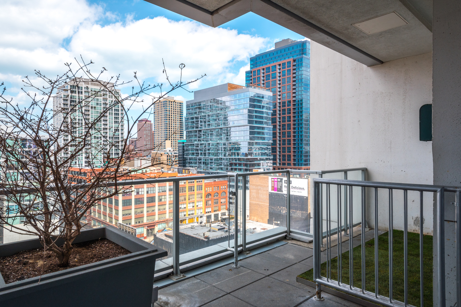 303 W Ohio Street #2601 Chicago, Illinois 60654 - Image 14
