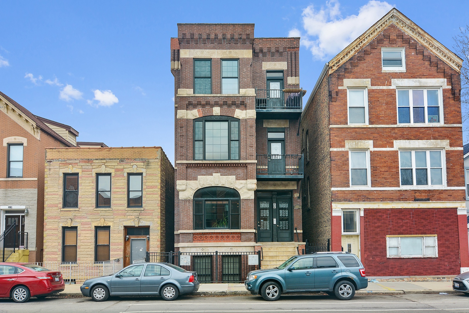 1421 W Augusta Boulevard 2F Chicago, IL 60642 MLS 09921120