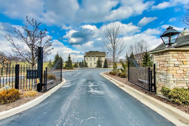 45 Willow Crest Drive #45 Oak Brook, Illinois 60523 - Image 2