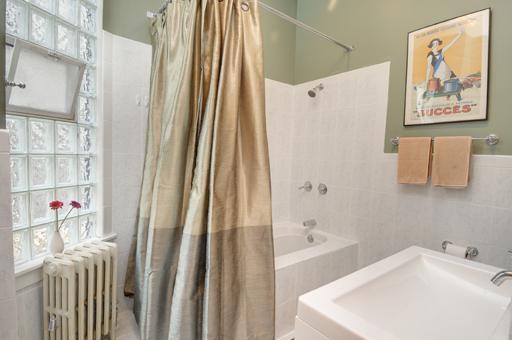 4053 N Greenview Avenue #2 Chicago, Illinois 60613 - Image 9