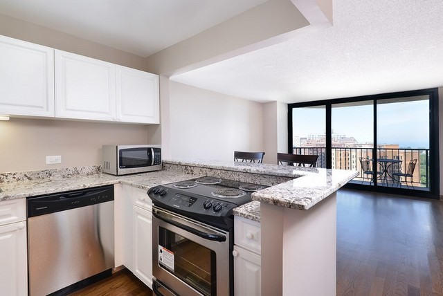 3660 N Lake Shore Drive #2104 Chicago, Illinois 60613 - Image 4