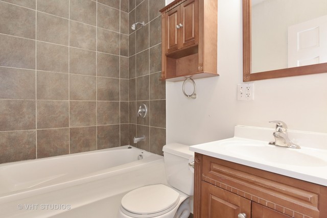 2620 W Rosemont Avenue #2 Chicago, Illinois 60659 - Image 10