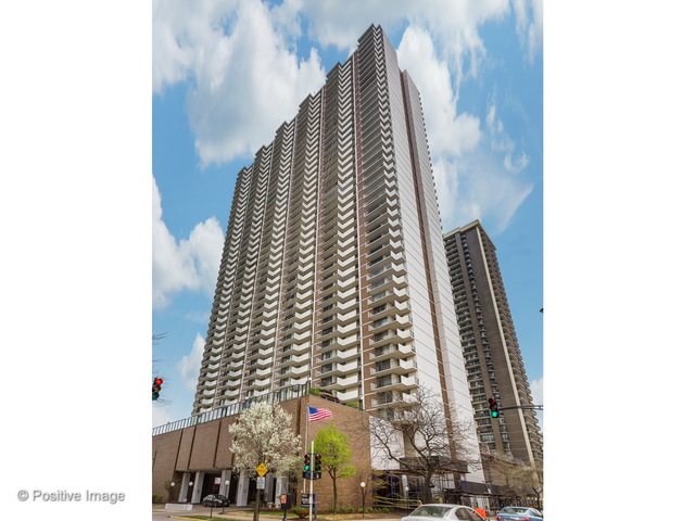 6033 N Sheridan Road #25K Chicago, Illinois 60660 - Image 1