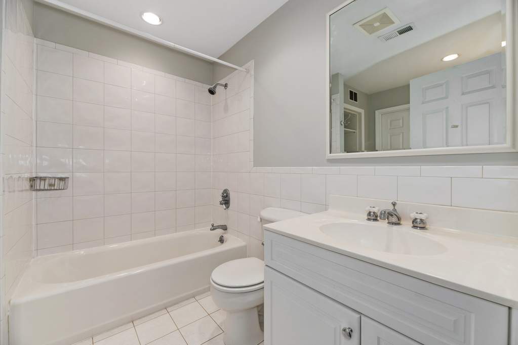 1924 N Mohawk Street #15B Chicago, Illinois 60614 - Image 22