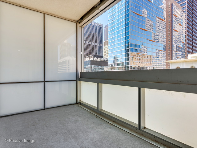 8 E Randolph Street #1507 Chicago, Illinois 60601 - Image 16
