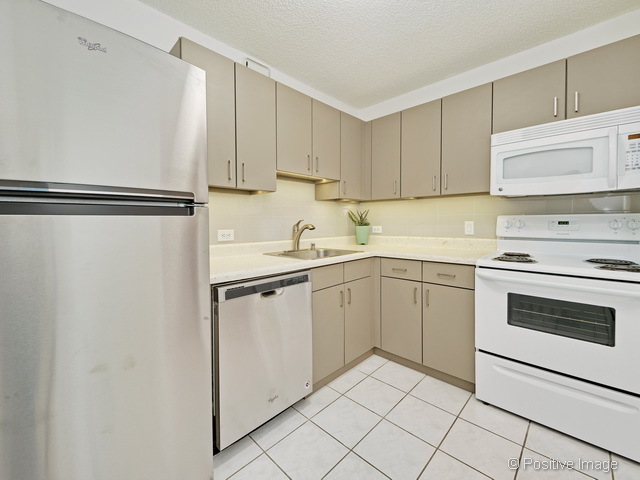 33 W Delaware Place #11G Chicago, Illinois 60610 - Image 12