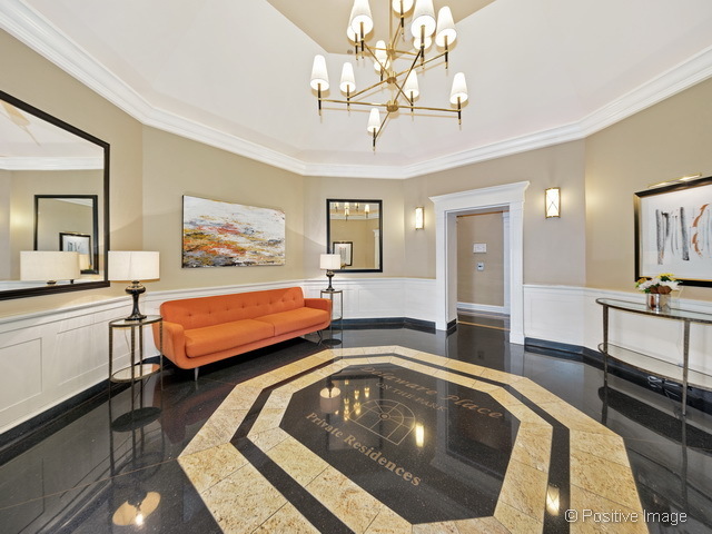 33 W Delaware Place #11G Chicago, Illinois 60610 - Image 2