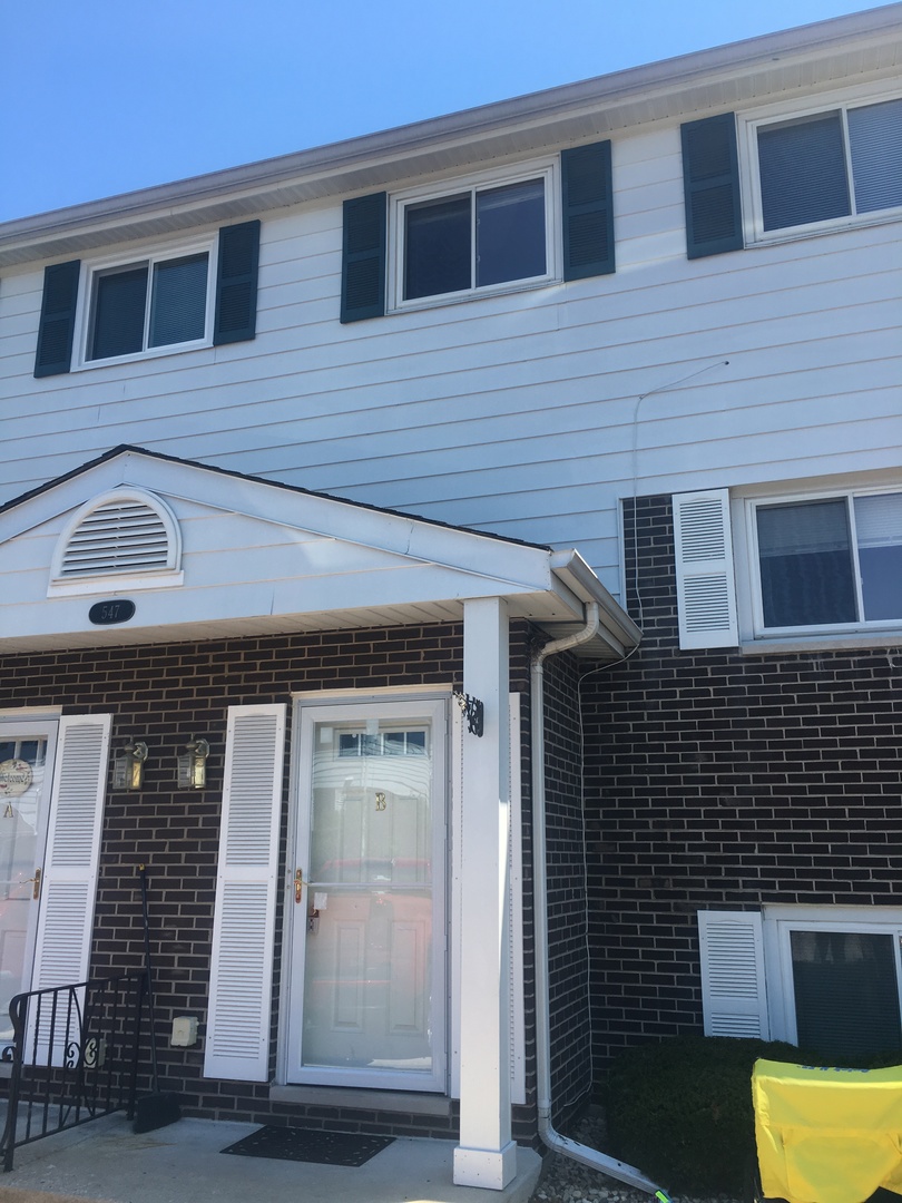 547 W Park Avenue #B Libertyville, Illinois 60048 - Image 1