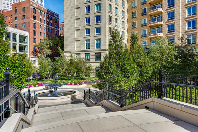 2550 N Lakeview Avenue #S1504 Chicago, Illinois 60614 - Image 25