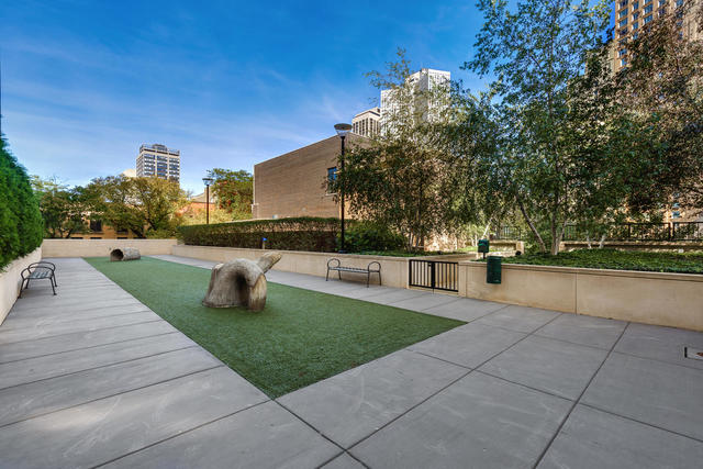 2550 N Lakeview Avenue #S1504 Chicago, Illinois 60614 - Image 28