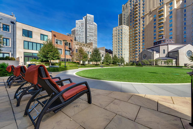 2550 N Lakeview Avenue #S1504 Chicago, Illinois 60614 - Image 31