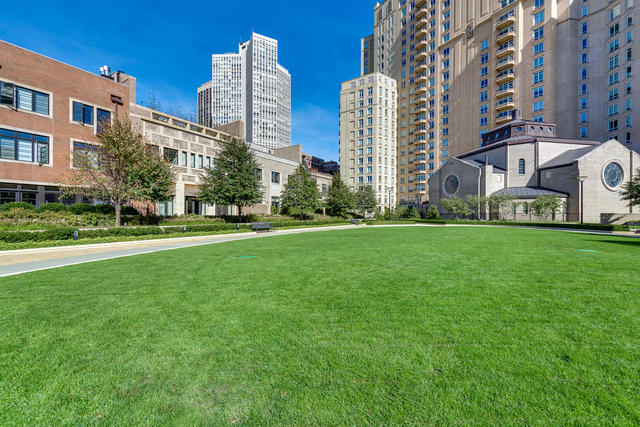 2550 N Lakeview Avenue #S1504 Chicago, Illinois 60614 - Image 32