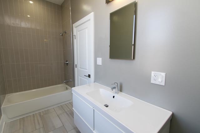 2536 N Linden Place Chicago, Illinois 60647 - Image 21