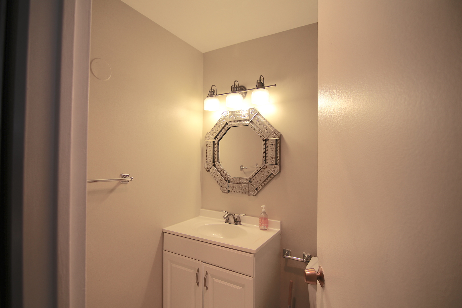 230 E Ontario Street #1503 Chicago, Illinois 60611 - Image 7
