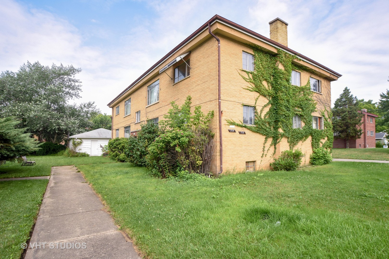 754 Walnut Street 1W Waukegan, IL 60085 MLS 10022905 properties