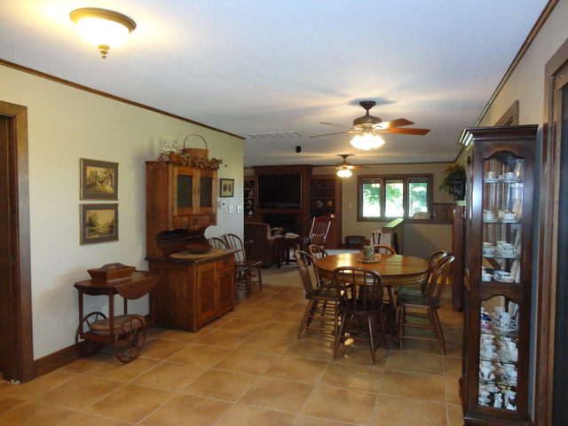 1537 State Hwy 16 Highway Shelbyville, Illinois 62565 - Image 17