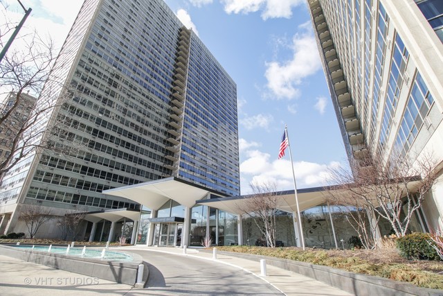 3550 N Lake Shore Drive #1916 Chicago, Illinois 60657 - Image 1