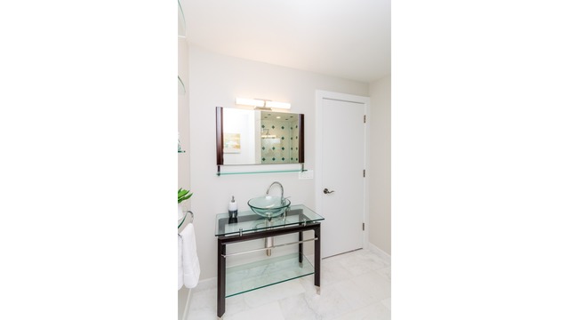 4756 W Bryn Mawr Avenue Chicago, Illinois 60646 - Image 31