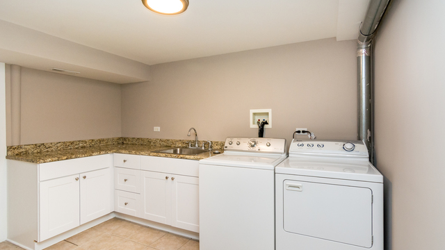 4756 W Bryn Mawr Avenue Chicago, Illinois 60646 - Image 43
