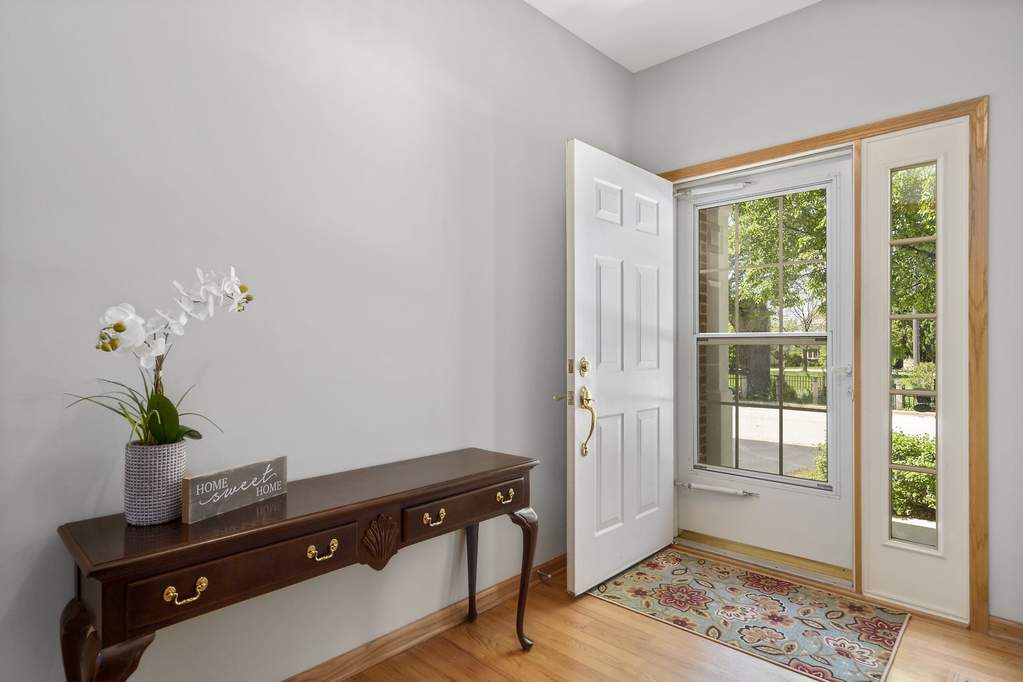 320 Delnor Glen Drive St. Charles, Illinois 60174 - Image 3