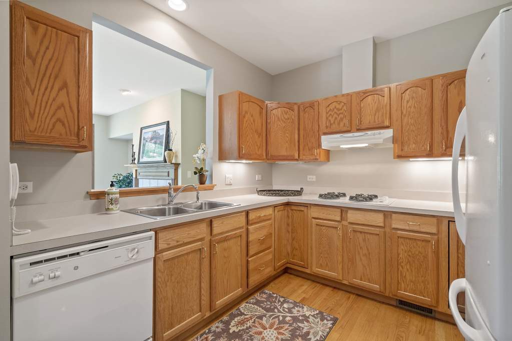 320 Delnor Glen Drive St. Charles, Illinois 60174 - Image 6
