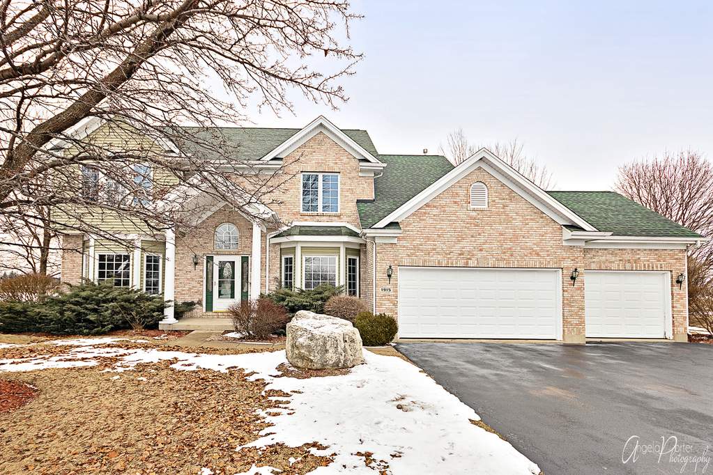 1915 Indigo Court Johnsburg, IL 60051 MLS 10132184 properties