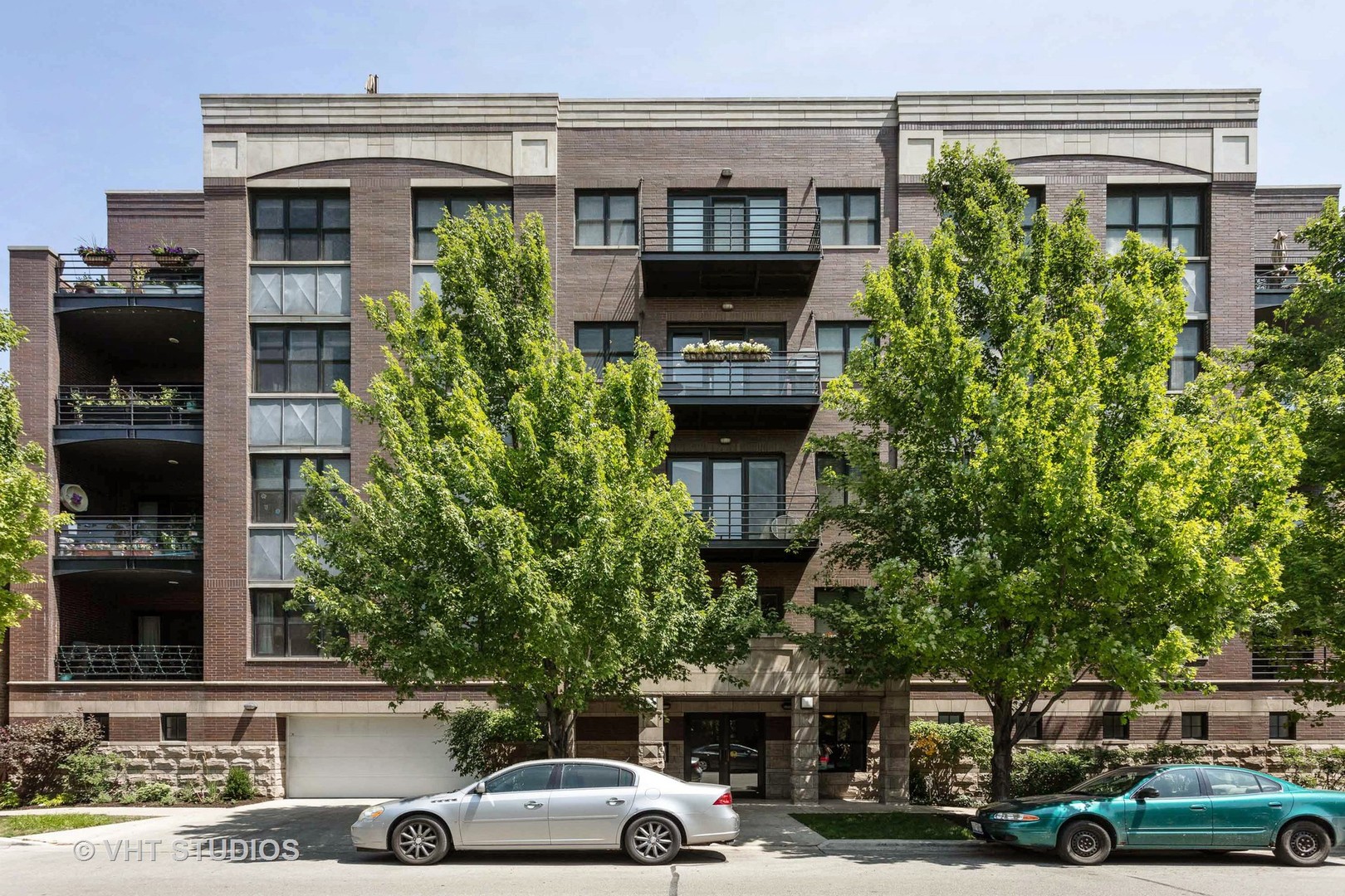 2835 N Lakewood Avenue 4A Chicago, IL 60657 MLS 10167686 properties