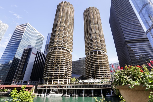 300 N State Street #4604 Chicago, Illinois 60654 - Image 1