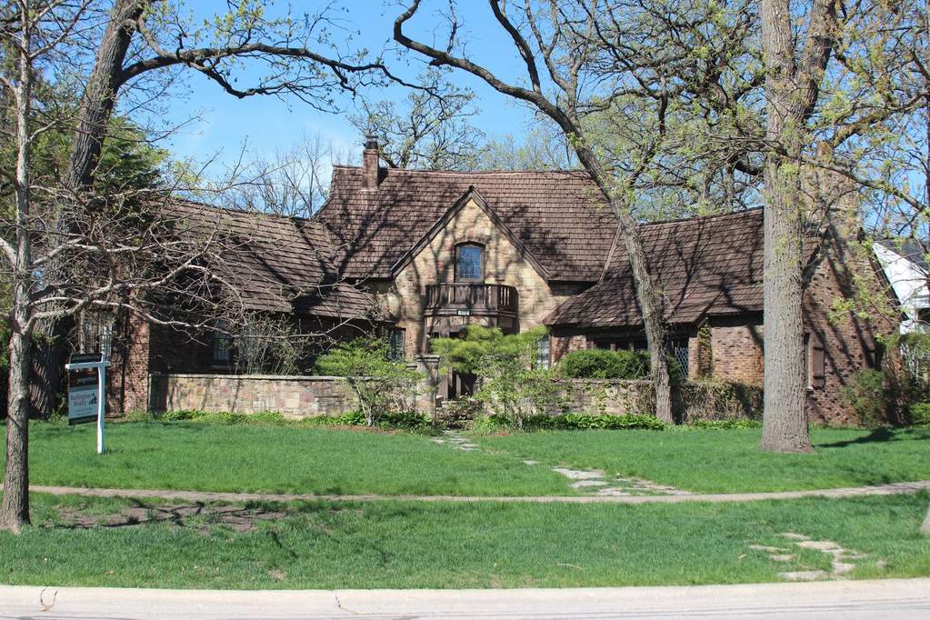 172 Maplewood Road Riverside, Illinois 60546 - Image 1