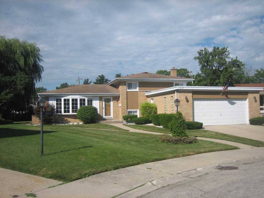 6619 Maple Street Morton Grove, IL 60053 MLS 10335642 properties