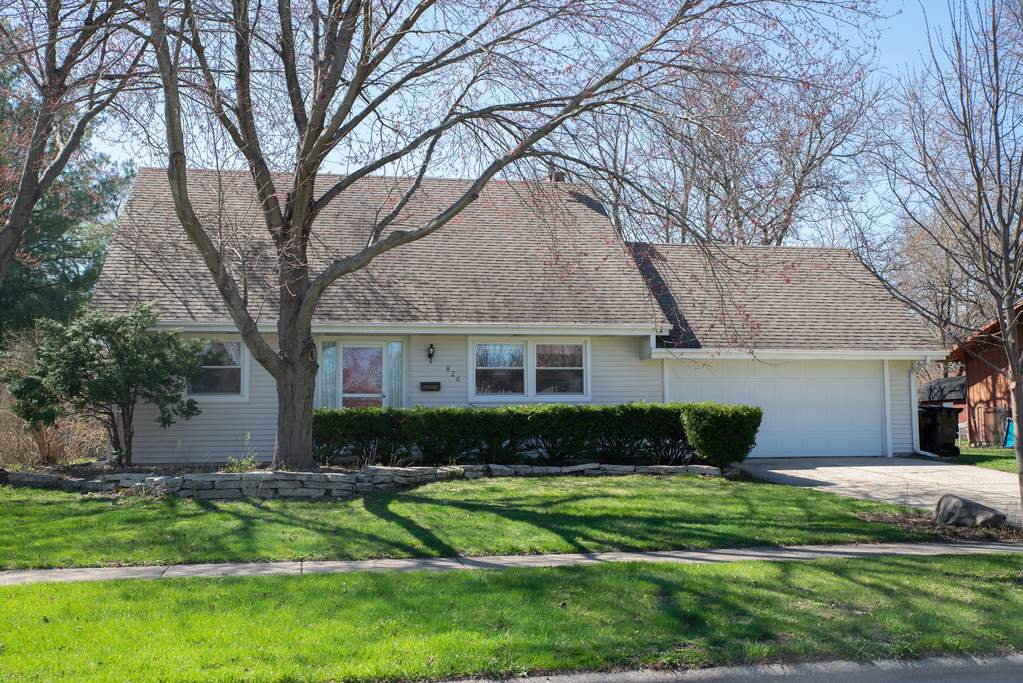 826 Northampton Drive Crystal Lake, Illinois 60014 - Image 1