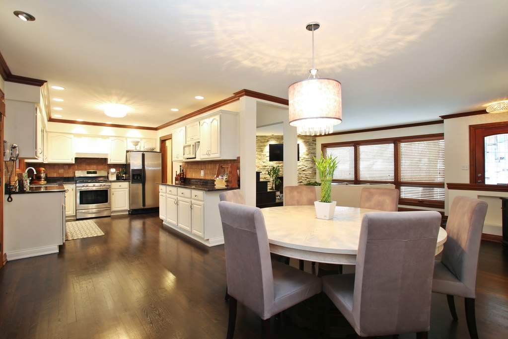 606 Country Club Drive Itasca, Illinois 60143 - Image 2