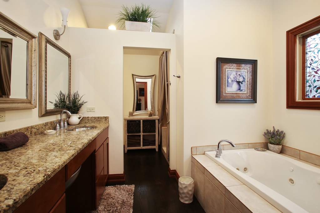 606 Country Club Drive Itasca, Illinois 60143 - Image 8