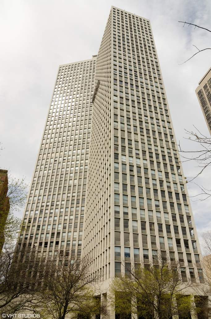 2626 N Lakeview Avenue #1608 Chicago, Illinois 60614 - Image 1