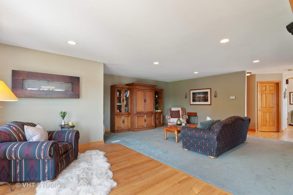 23762 W Rosemont Lane Lake Villa, Illinois 60046 - Family Room and Sitting Area