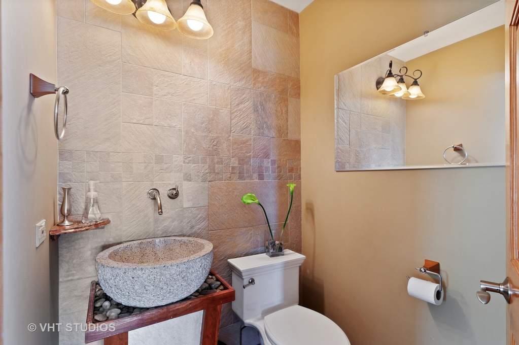 23762 W Rosemont Lane Lake Villa, Illinois 60046 - Powder Room on Main Level