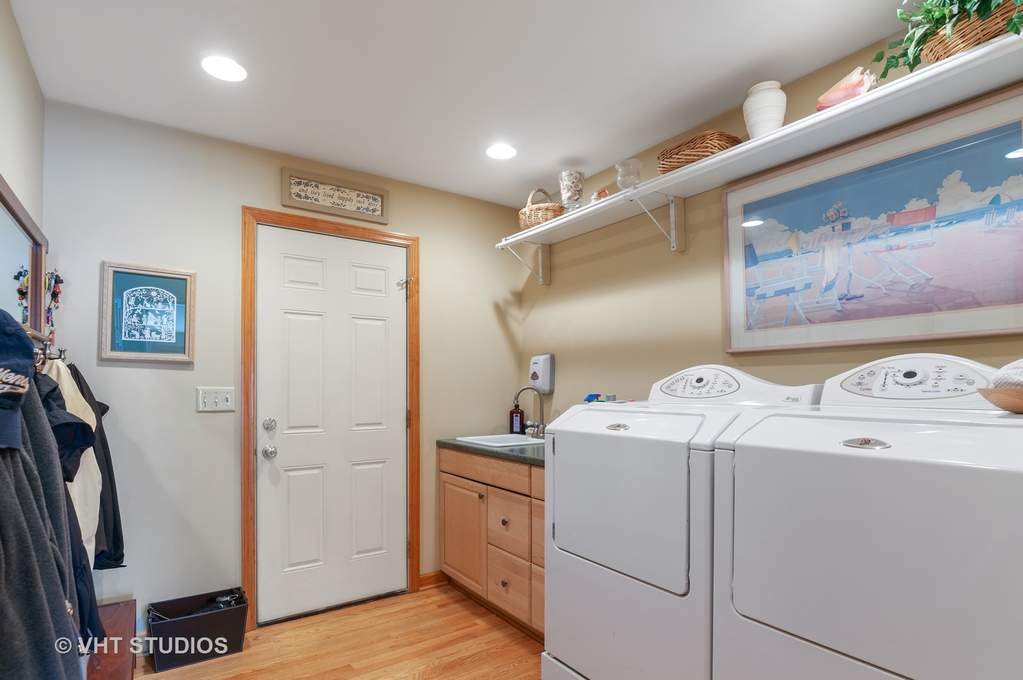 23762 W Rosemont Lane Lake Villa, Illinois 60046 - Laundry/Mud Room