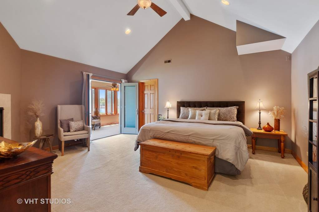 23762 W Rosemont Lane Lake Villa, Illinois 60046 - Master Bedroom with door to Sun Room