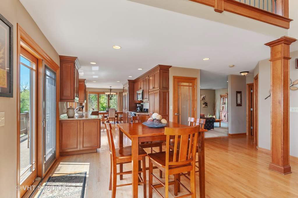 23762 W Rosemont Lane Lake Villa, Illinois 60046 - From Breakfast Room to the Kitchen