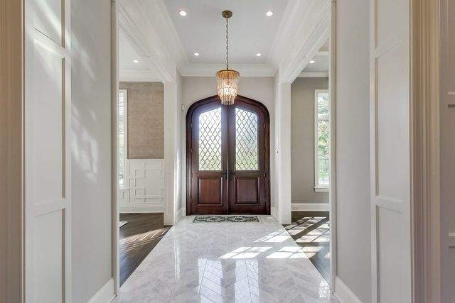 554 Longwood Avenue Glencoe, Illinois 60022 - Image 2