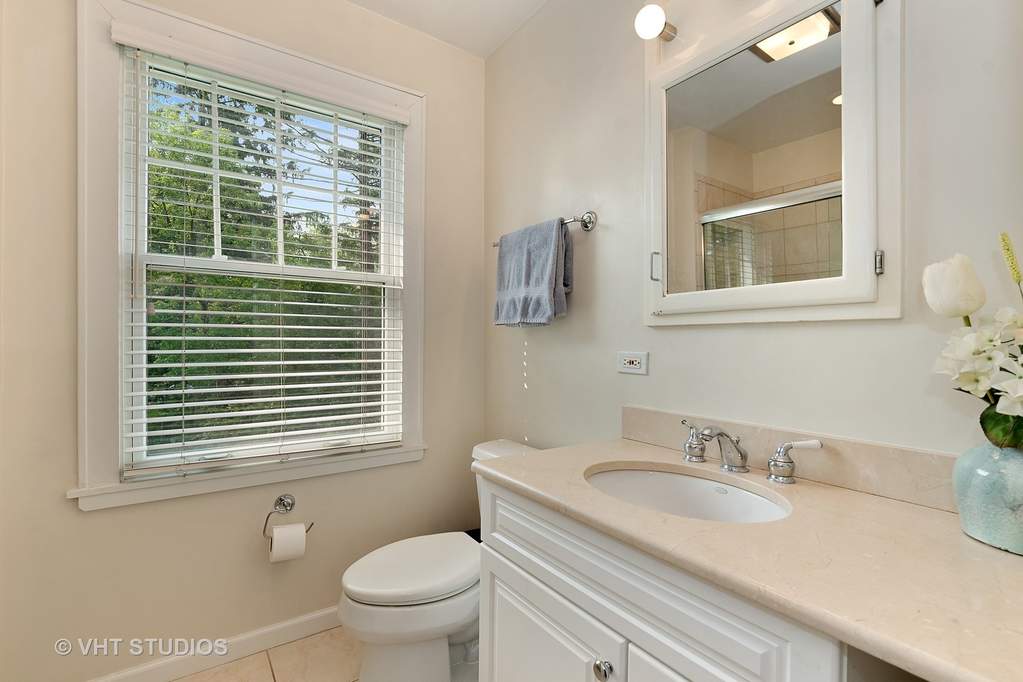 527 E Mayfair Road Arlington Heights, Illinois 60005 - Image 19