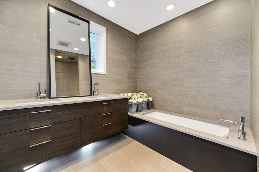 446 N Canal Street Chicago, Illinois 60654 - Image 24