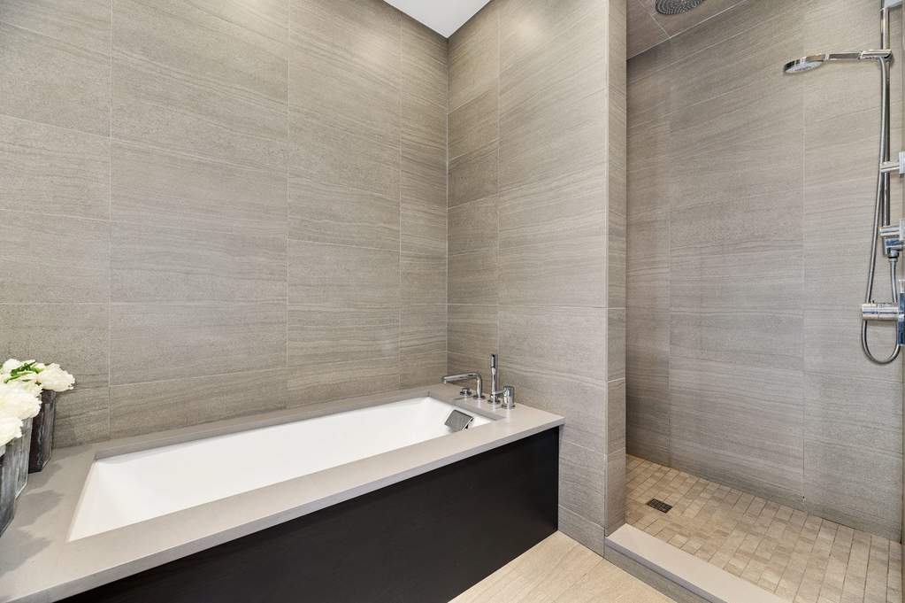 446 N Canal Street Chicago, Illinois 60654 - Image 25