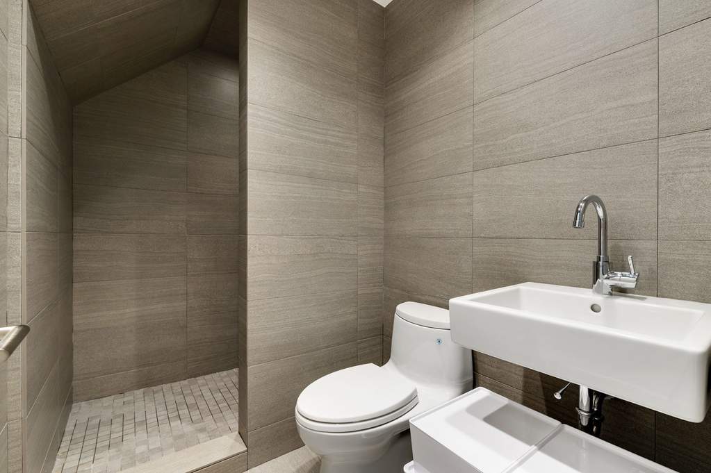 446 N Canal Street Chicago, Illinois 60654 - Image 3