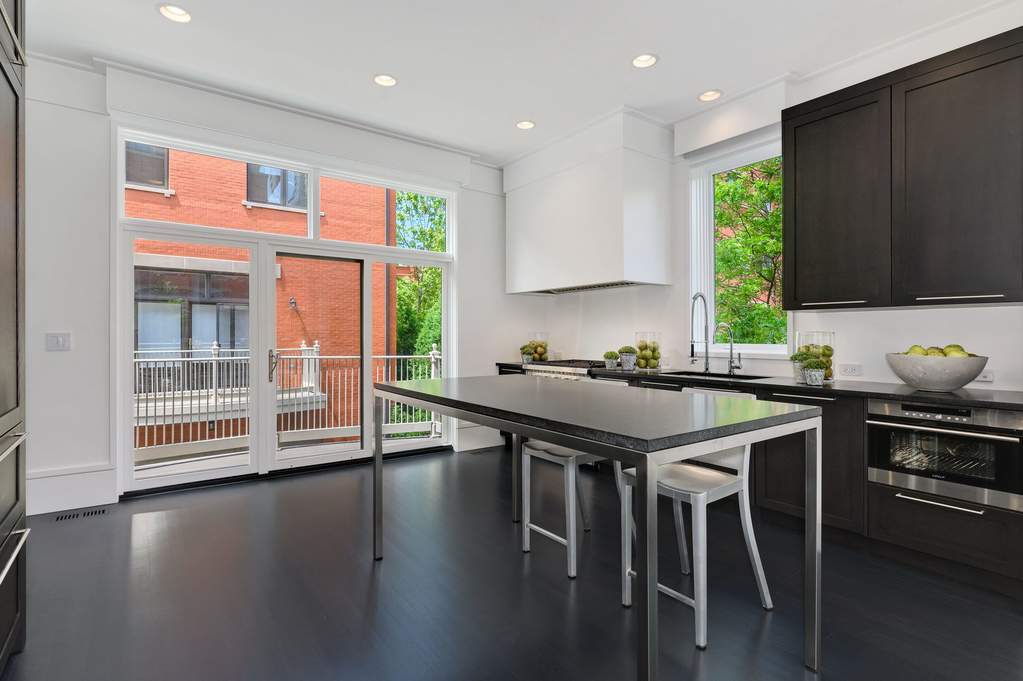 446 N Canal Street Chicago, Illinois 60654 - Image 4