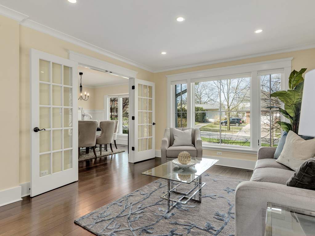 126 W 7th Street Hinsdale, Illinois 60521 - Living Room