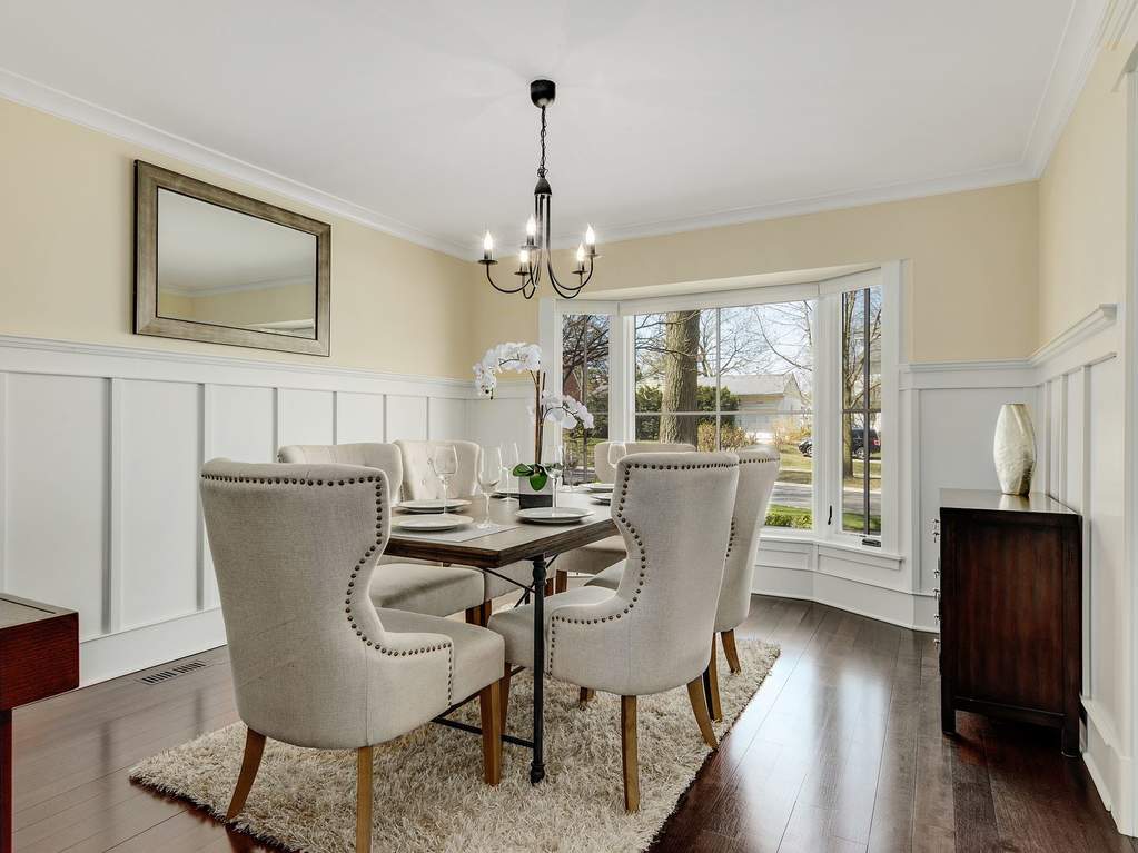 126 W 7th Street Hinsdale, Illinois 60521 - Dining Room