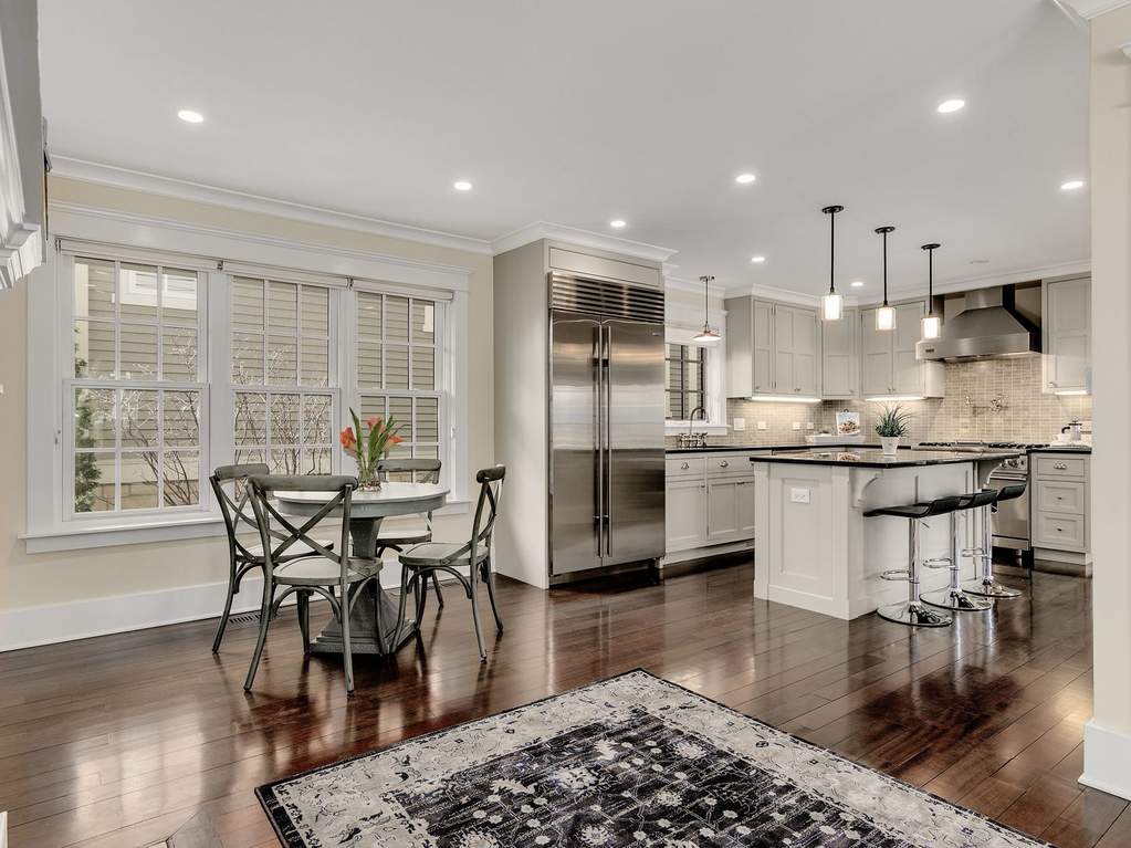 126 W 7th Street Hinsdale, Illinois 60521 - Kitchen and Breakfast Area